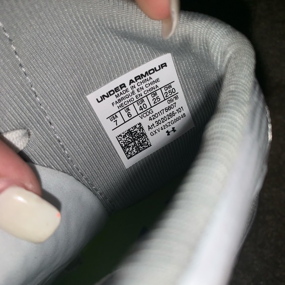 under armour highlighter cleats white size 7 - Picture 4 of 5